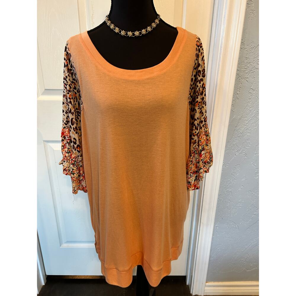 NWT GiGio Peach Blouson Tunic with Animal Print & Floral Ruffled Sleeves Size L - Picture 2 of 8